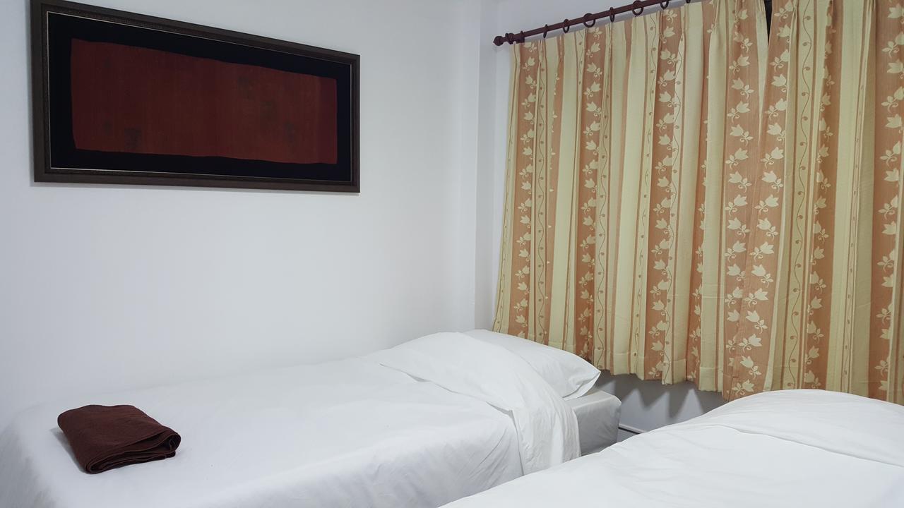 Aunt & Uncle'S House Bed & Breakfast Chiang Mai Bagian luar foto