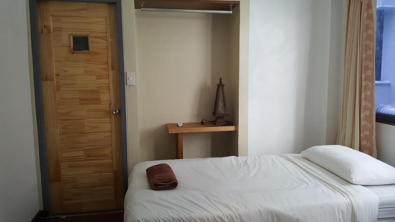 Aunt & Uncle'S House Bed & Breakfast Chiang Mai Bagian luar foto
